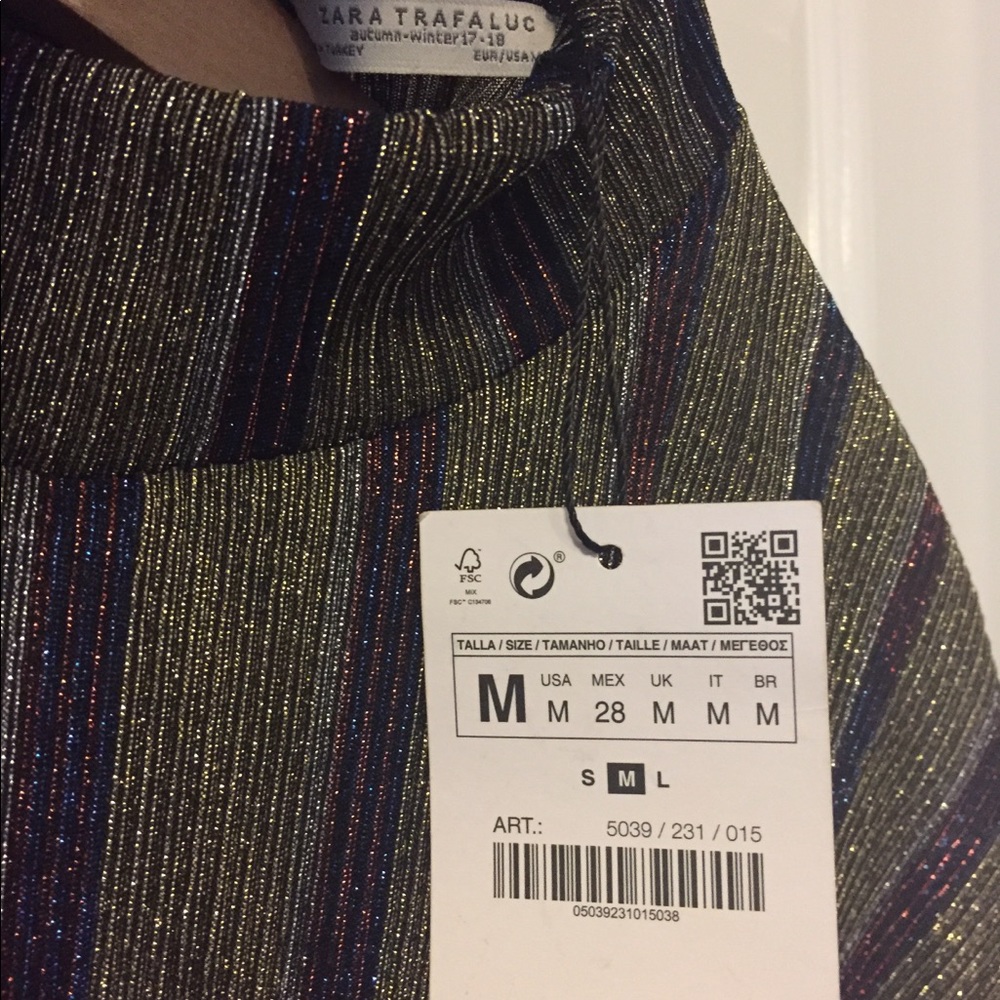 🚫SOLD🚫Zara Shimmer Striped Mock Neck Top Size M - Picture 6 of 7